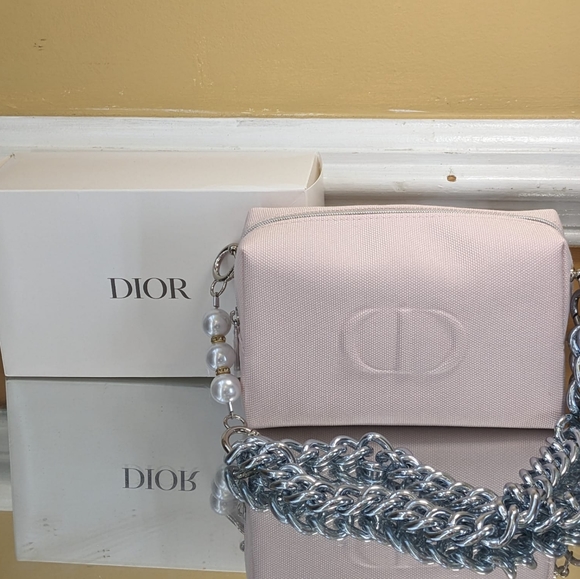 Host pick 💥💥❤️Dior pouch💥💥 - Picture 7 of 10